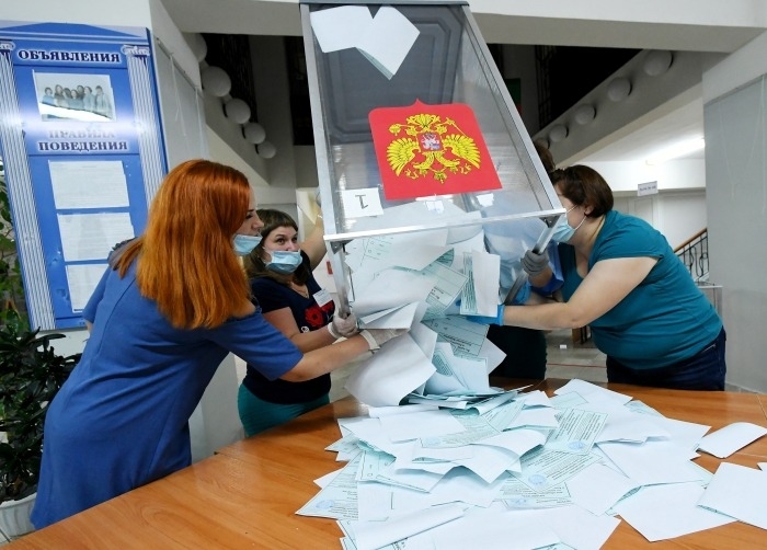 Почти 72% жителей Алтайского края поддержали поправки в Конституцию РФ