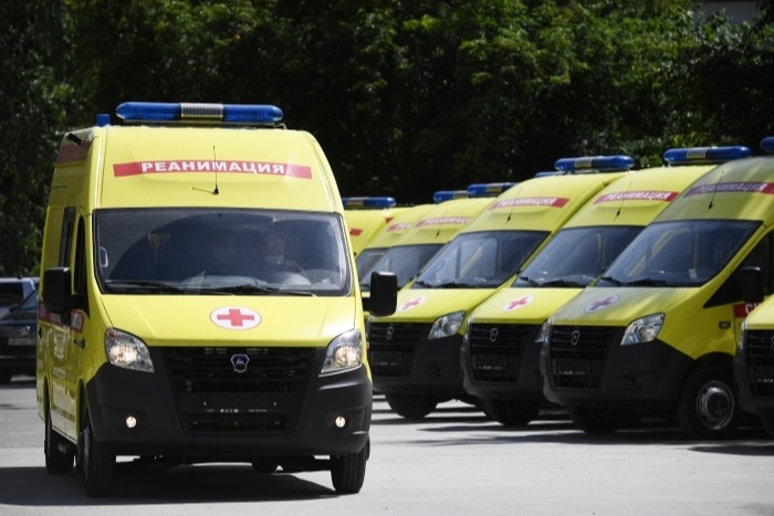 Екатеринбургский горздрав получил 12 новых машин для "Службы скорой помощи"