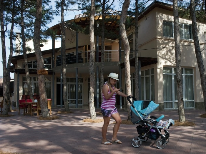 Проверок работающих "в тени" мини-гостиниц не будет в Крыму до конца турсезона