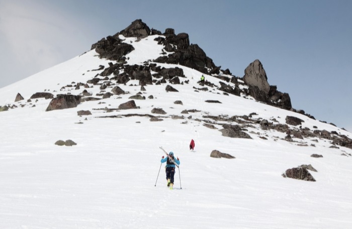 Альпинисты займутся поисками туриста, у которого отказали ноги при восхождении на камчатский вулкан