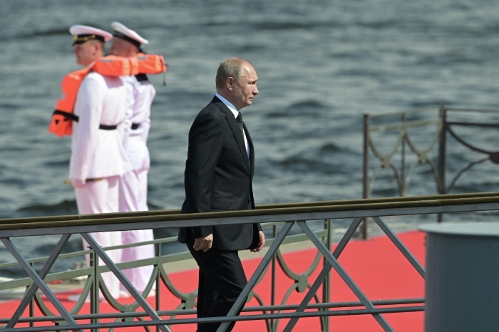 Путин перенес поездку в Крым на церемонию закладки кораблей ВМФ на 20 июля