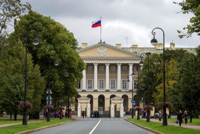Смольный: Петербургу предстоит жить в режиме жесткой экономии пару лет