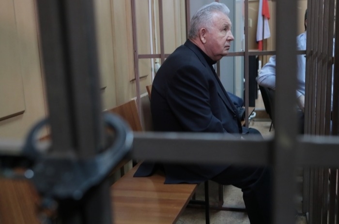 Прокуроры утвердили обвинения в растрате в отношении экс-губернатора Ишаева