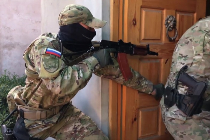 ФСБ в 12 регионах пресекла деятельность 22 подпольных оружейных мастерских