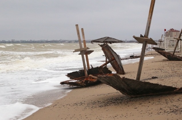 Крымчан предупредили о сильном ветре в выходные