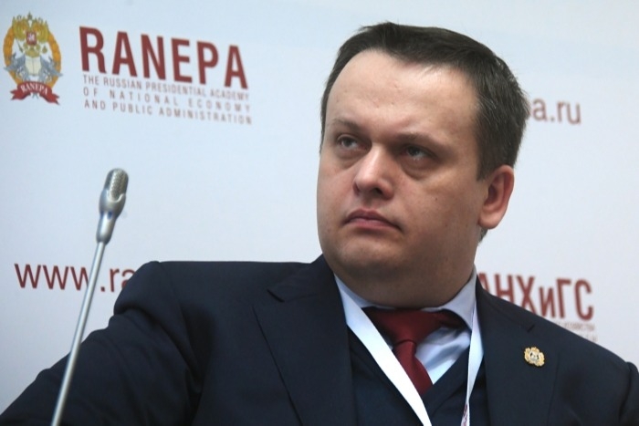 Доходы новгородского губернатора за год выросли до 3,4 млн рублей