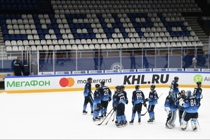 Массовые случаи заражения COVID-19 зафиксированы в клубе КХЛ "Сибирь"