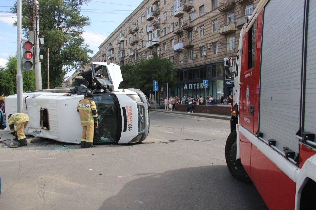 Семь пассажиров маршрутки пострадали в ДТП в Волгограде