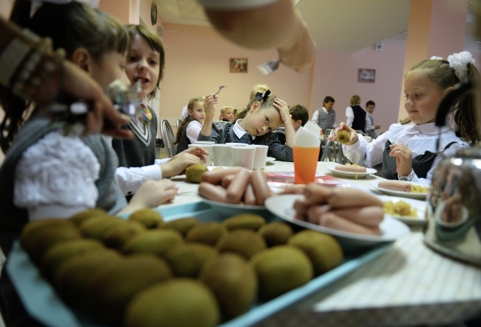 Более 600 млн руб. получит Иркутская область на горячее питание школьникам