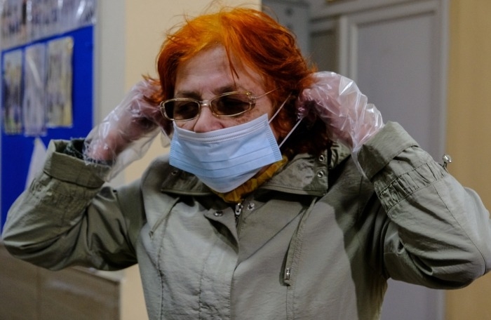 Жительница Челябинской области заплатит 15 тыс. рублей за отказ надеть маску в МФЦ