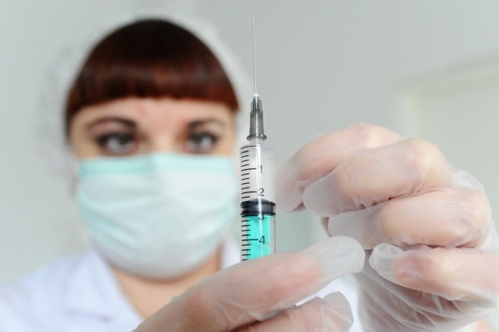 Глава Минздрава: РФ выйдет на максимальные объемы производства вакцины против COVID-19 в ноябре-декабре