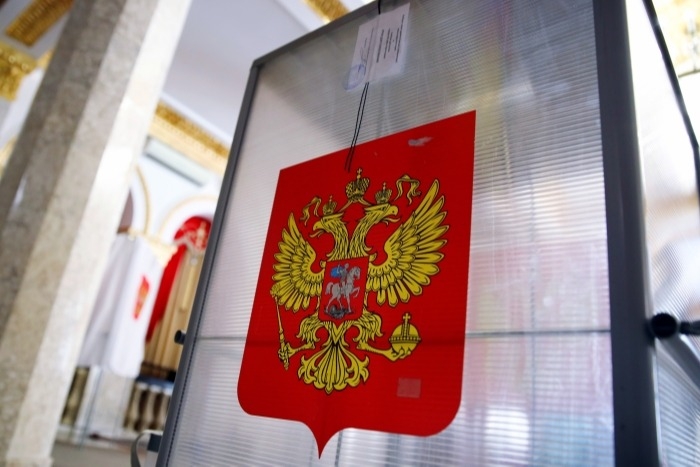 Фейк об использовании непрозрачных урн для голосования опровергли в Ростовской области
