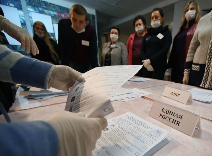 "ЕР" сохранила большинство в парламентах трех регионов Урала
