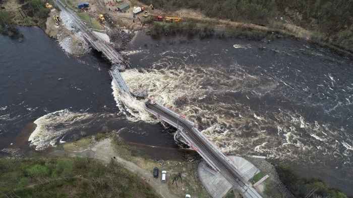 Белозеров: паводок стал причиной обрушения в июне моста под Мурманском