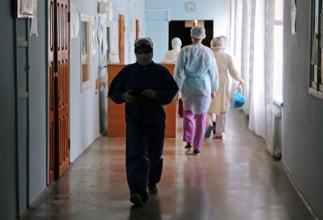 Две больницы в Новосибирске вновь перепрофилируют в инфекционные госпитали