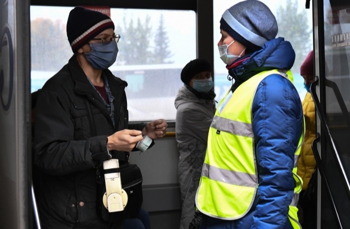 Жителей Архангельска не будут пускать в общественный транспорт без масок