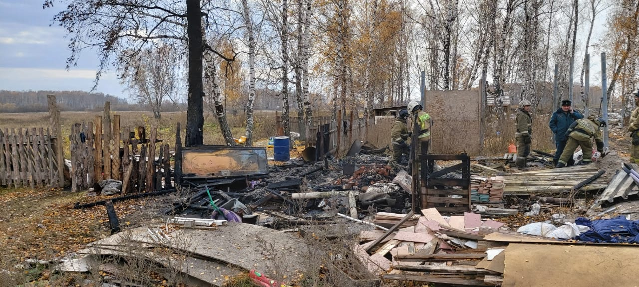 Три человека погибли на пожаре в Новосибирске