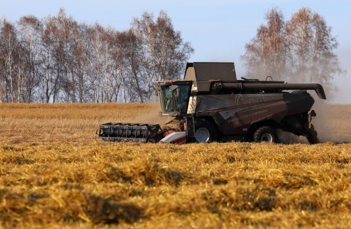 Минсельхоз: регионы РФ перечислили аграриям почти 71% федеральных субсидий 