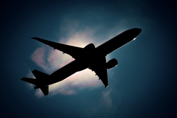 Летевший из Тюмени в Салехард самолет ушел на запасной аэродром в Надым из-за непогоды