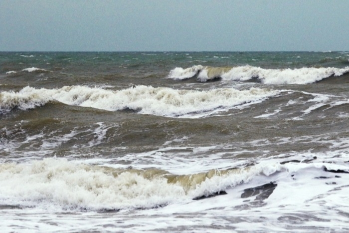 Шторм с 9-метровыми волнами ожидается у берегов Камчатки