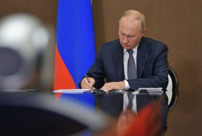 Путин подписал указы о назначении новых глав пяти министерств и вице-премьера
