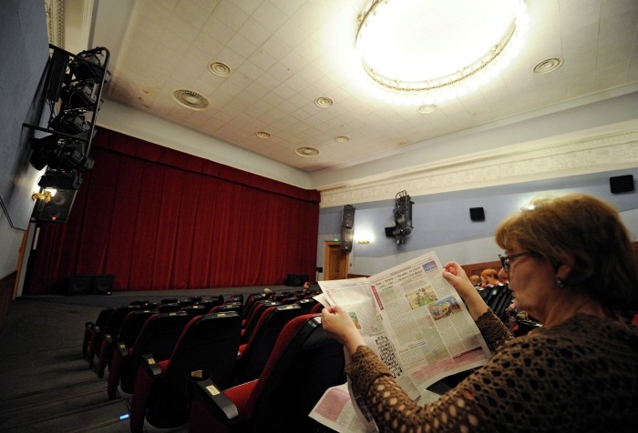 Заполняемость концертных залов и кинотеатров в КЧР ограничили до 25% из-за COVID-19