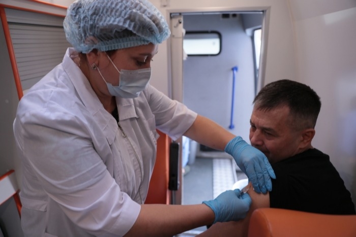 Почти 2,5 млн петербуржцев привились от гриппа