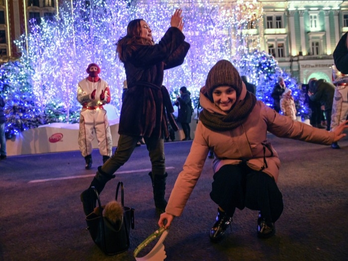 Попова призвала ограничить проведение новогодних мероприятий в ряде регионов