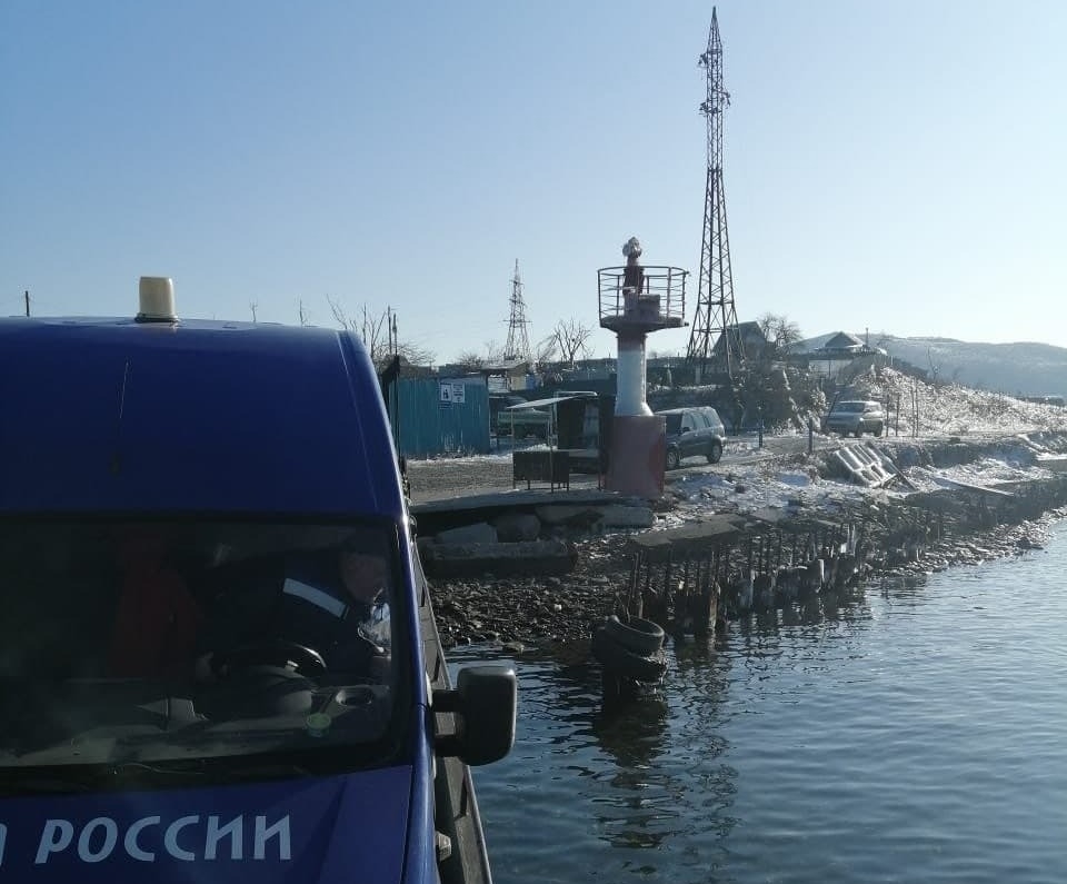 Жителям отрезанного после циклона острова Русский впервые после ледяного шторма доставили почту