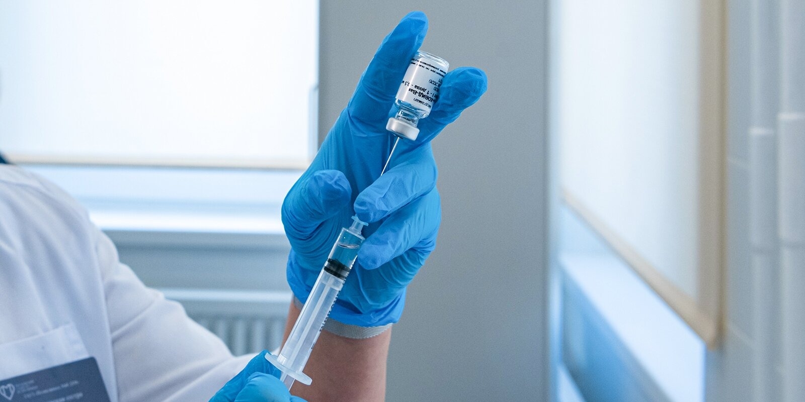 Собянин: 5 тыс. человек уже записались на вакцинацию от COVID-19 в Москве