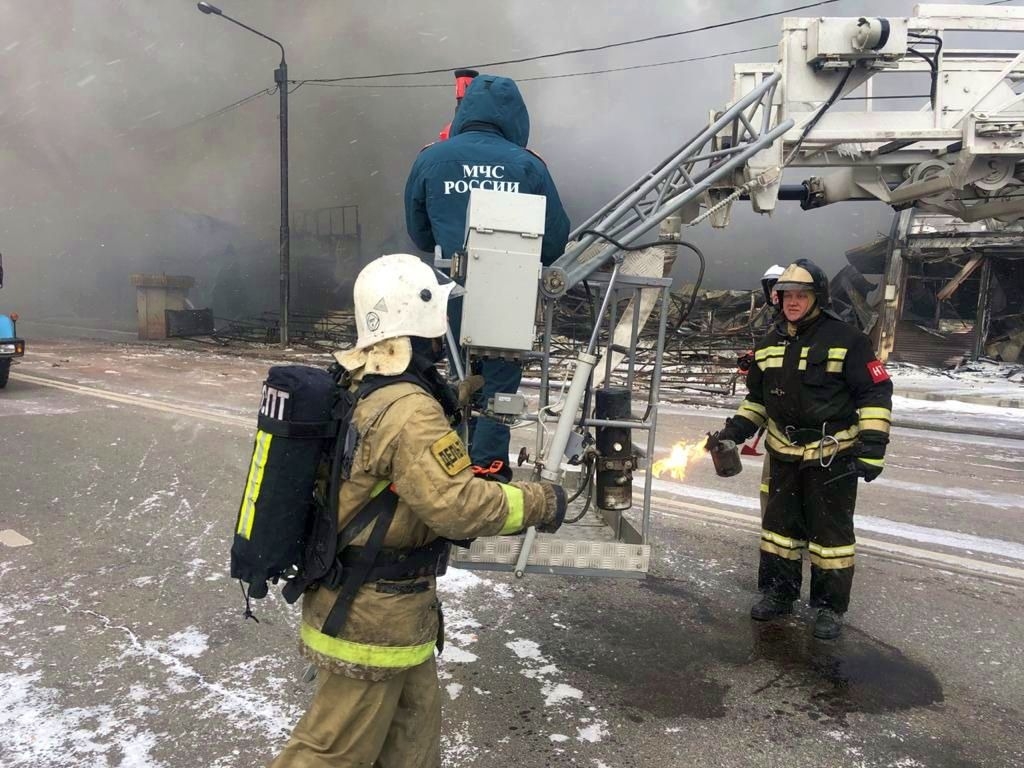 МЧС сообщает о ликвидации открытого горения на рынке в Ростове-на-Дону