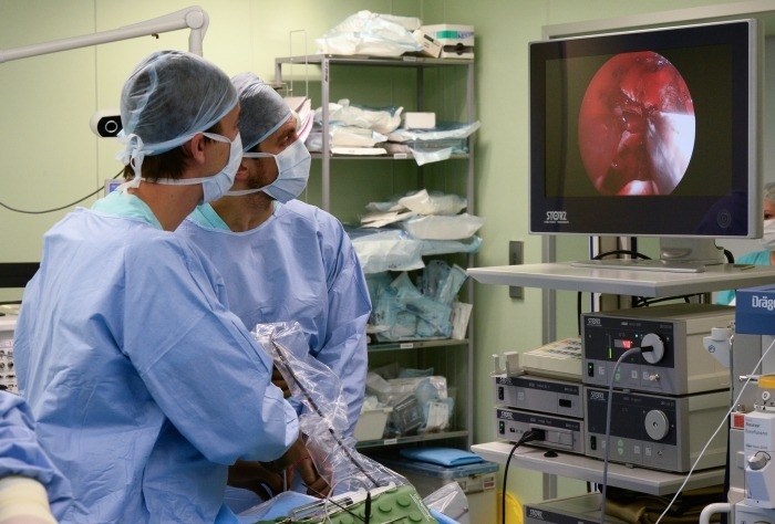 Новосибирские больницы получили современное оборудование для нейрохирургии