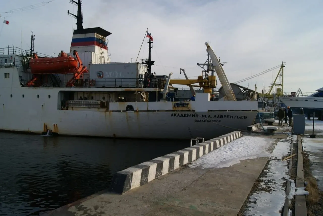 Ученые Дальневосточного отделения РАН завершили две экспедиции по изучению морей российской Арктики