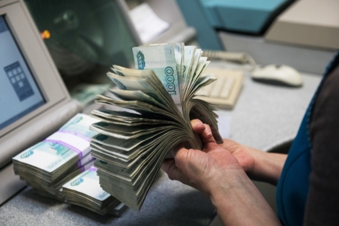 Почти 95 млн рублей долгов накопили работодатели Хабаровска перед своими сотрудниками