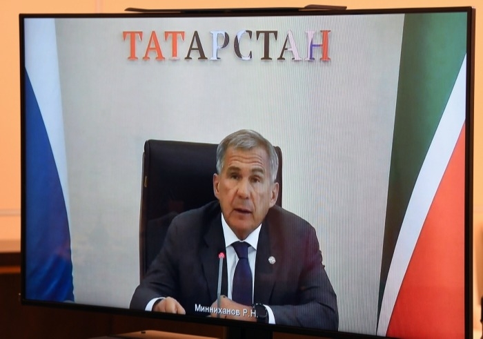 Минниханов поручил искоренить в Татарстане нелегальные пассажирские перевозки