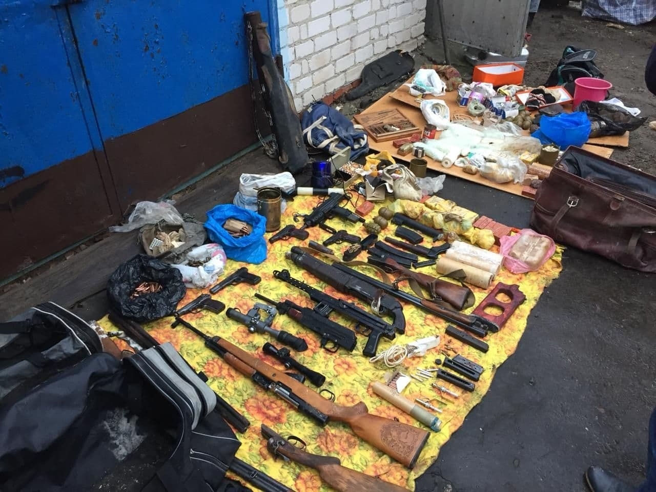 Участников банды "Восьмерочные" во Владимирской области осудили за незаконный оборот оружия