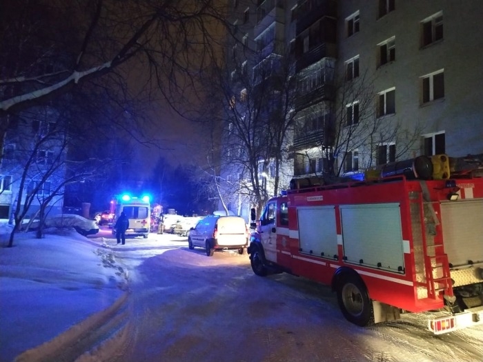 Ребенок, трое женщин и четверо мужчин погибли при пожаре в многоэтажке Екатеринбурга
