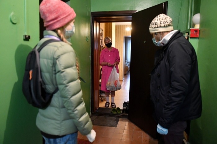 Домашний режим для москвичей старше 65 и с хроническими заболеваниями продлен до 21 января