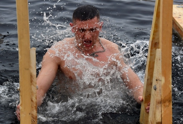 МЧС: количество прорубей для крещенских купаний в Хабаровском крае в 2021 году снизилось в 6 раз