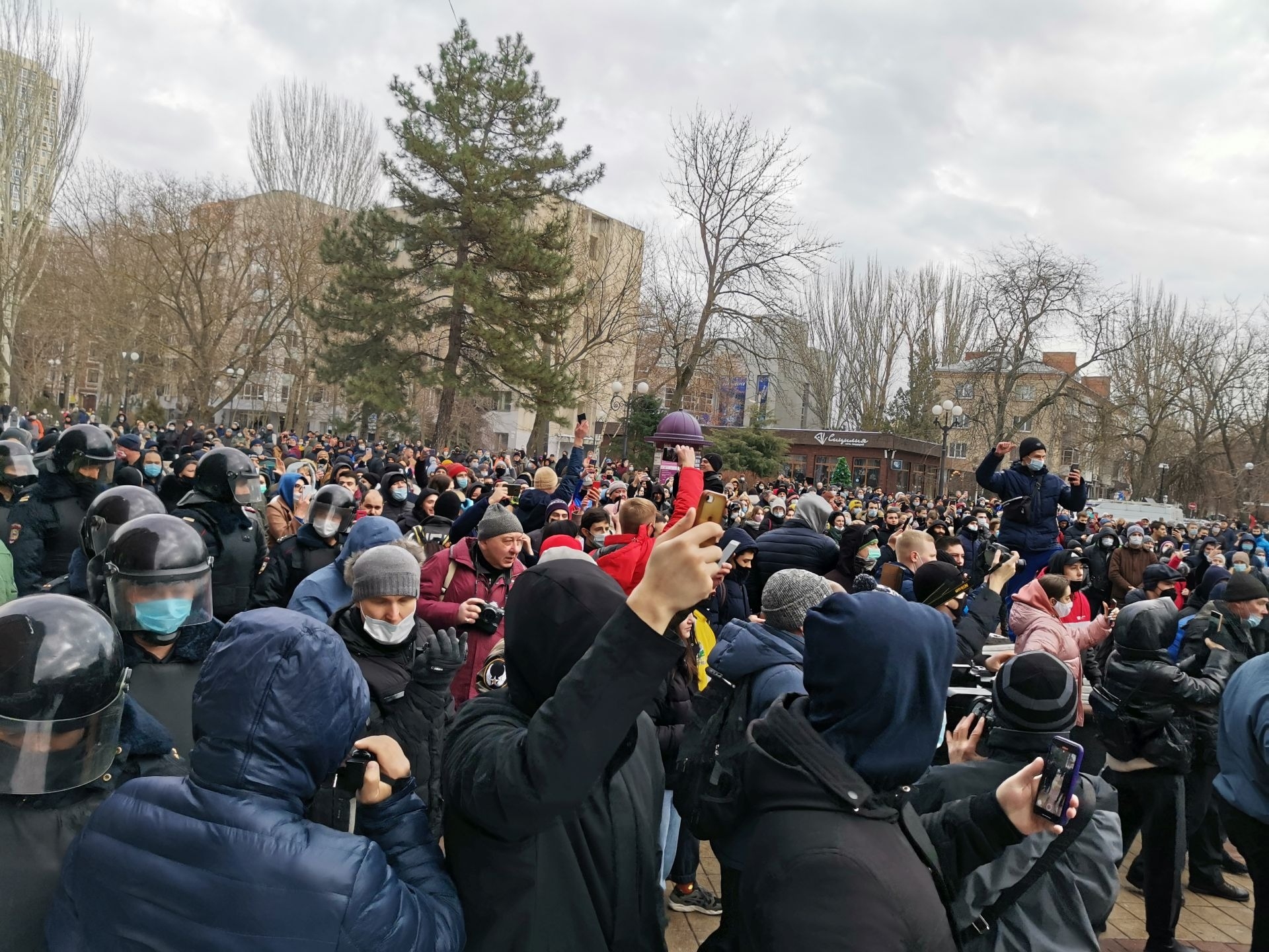 Десятки участники несанкционированных акций протеста на Юге и Северном Кавказе получили штрафы