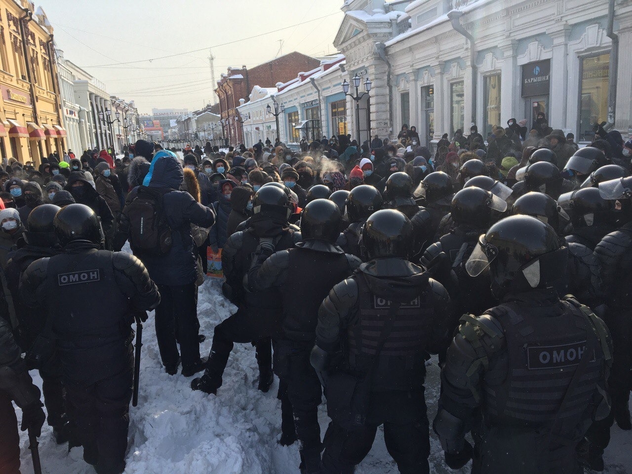 В Сибири на несанкционированных акциях в поддержку Навального задержаны несколько десятков протестующих