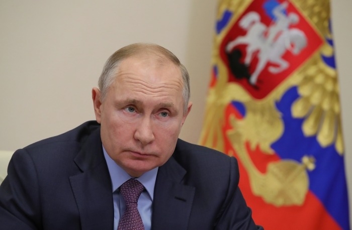 Путин требует проверить исполнение своего указа о зарплатах ученых
