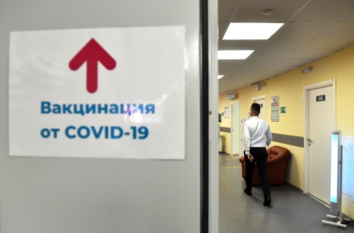 Еще в трех ТЦ Москвы начали работу выездные бригады вакцинации против COVID-19
