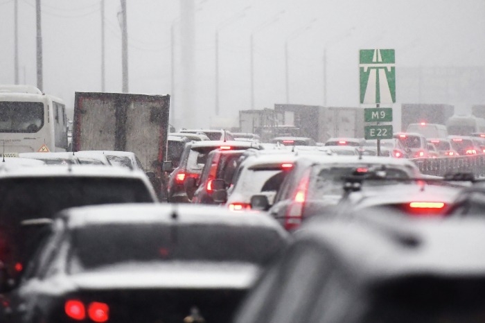 Транспортный коллапс трехлетней давности может повториться в Москве из-за снегопада