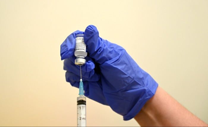 Минздрав разрешил третью фазу клинических исследований вакцины "Спутник Лайт"