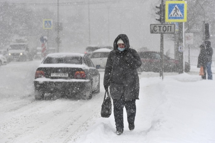 Режим угрозы ЧС введен на востоке Крыма из-за снегопада