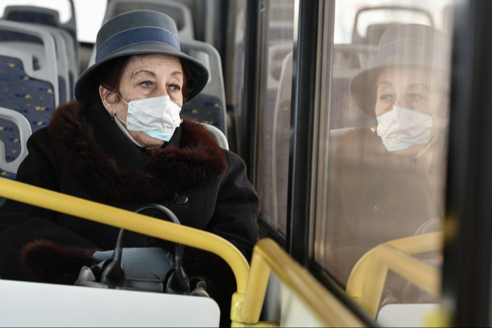 Жителям Карелии старше 65 лет разрешили ездить на общественном транспорте