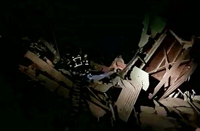 Спасатели нашли под завалами в Норильске место, где могут находится люди