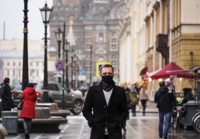 Роспотребнадзор: масочный режим должен сохраняться в Петербурге как можно дольше