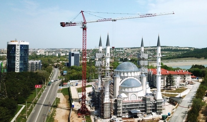 Соборная мечеть в Симферополе будет достроена в срок, заверил Путин мусульман Крыма